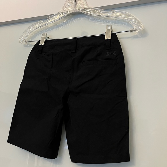 Under Armour Black Performance Shorts, Size 5 - Picture 4 of 5